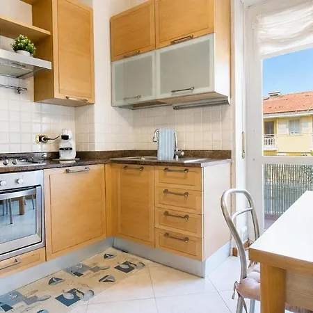 Complete & Cozy - Near Center With Duomo View Apartment *
